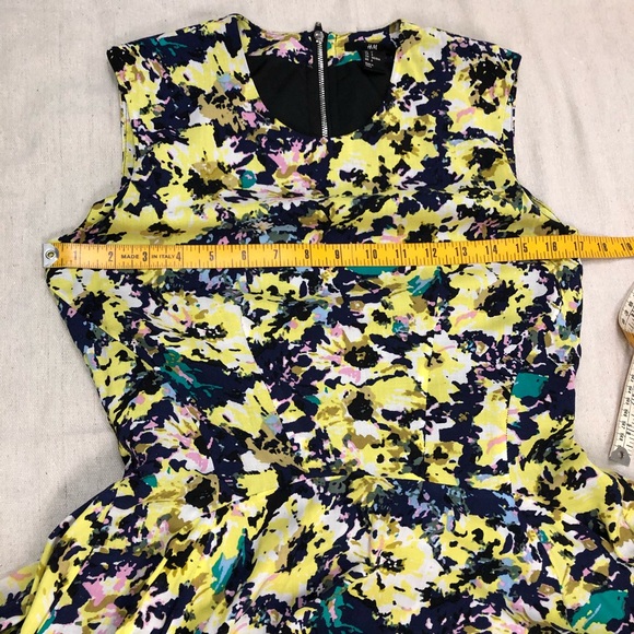 H&M Fitted Yellow Navy Floral Circle Swing Dress - Picture 9 of 14